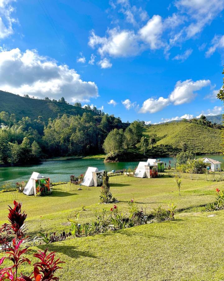 Aw Guatape Glamping Resort Екстер'єр фото